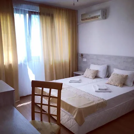 за гости южни нощи